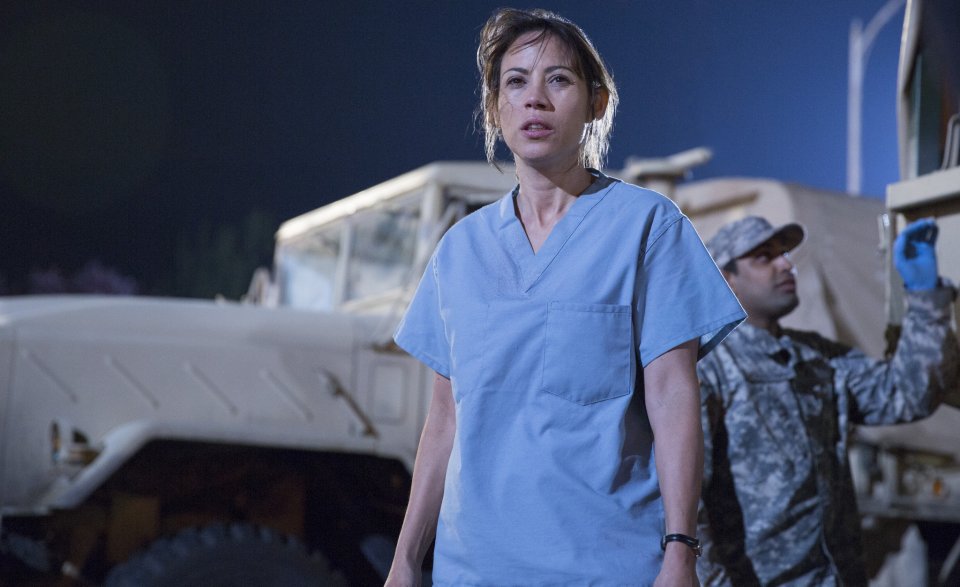 Fear The Walking Dead: Elizabeth Rodriguez in una scena del season finale