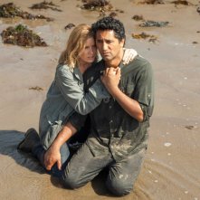 Fear the Walking Dead: Kim Dickens e Cliff Curtis in una scena di The Good Man