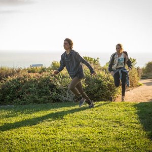 Fear the Walking Dead: Lorenzo James Henrie e Alycia Debnam Carey in The Good Man