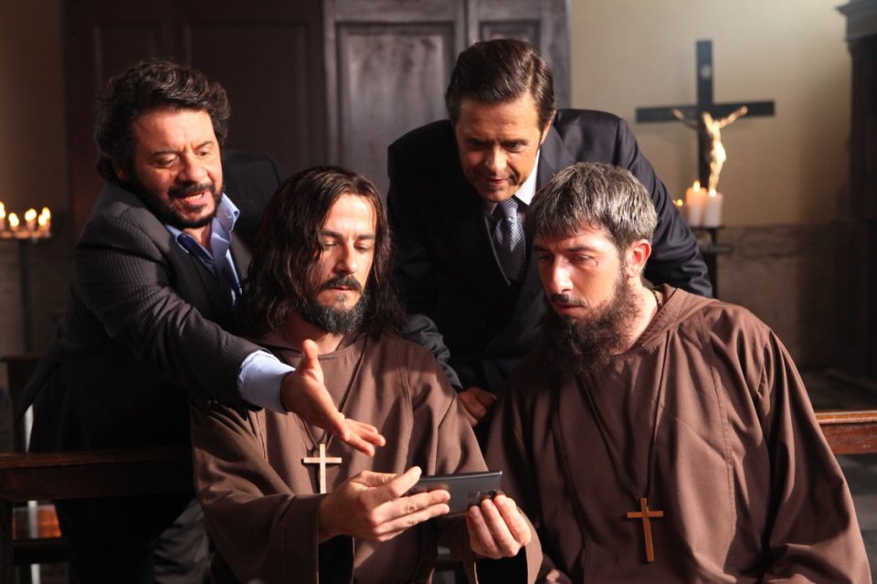 Natale col boss: Francesco Mandelli, Paolo Ruffini, Lillo e Greg in una simpatica immagine tratta dal film
