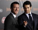 Nicholas Hoult, Luke Evans ed Henry Cavill nel war movie Sand Castle