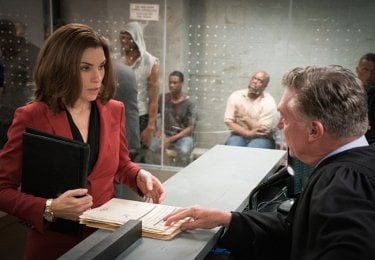 The Good Wife: Julianna Margulies in un'immagine tratta dall'episodio Bond