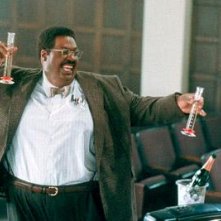 Eddie Muphy in una scena de Il professore matto