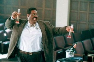 Eddie Muphy in una scena de Il professore matto