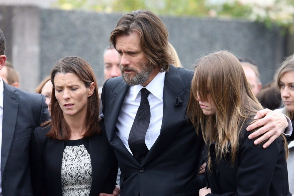 Jim Carrey ai funerali della ex-fidanzata Cathriona White