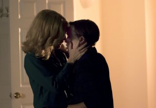 Freeheld - Amore, giustizia, uguaglianza: Julianne Moore ed Ellen Page in un momento del film