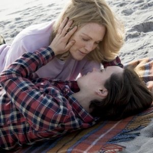Freeheld - Amore, giustizia, uguaglianza: Ellen Page e Julianne Moore in una scena del film
