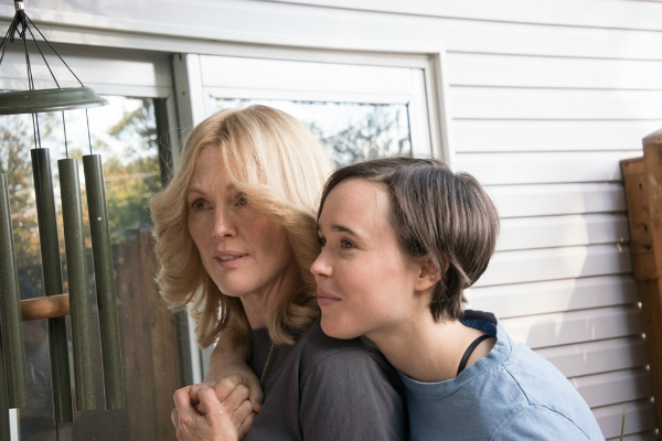 Freeheld - Amore, giustizia, uguaglianza: Julianne Moore ed Ellen Page in una scena del film