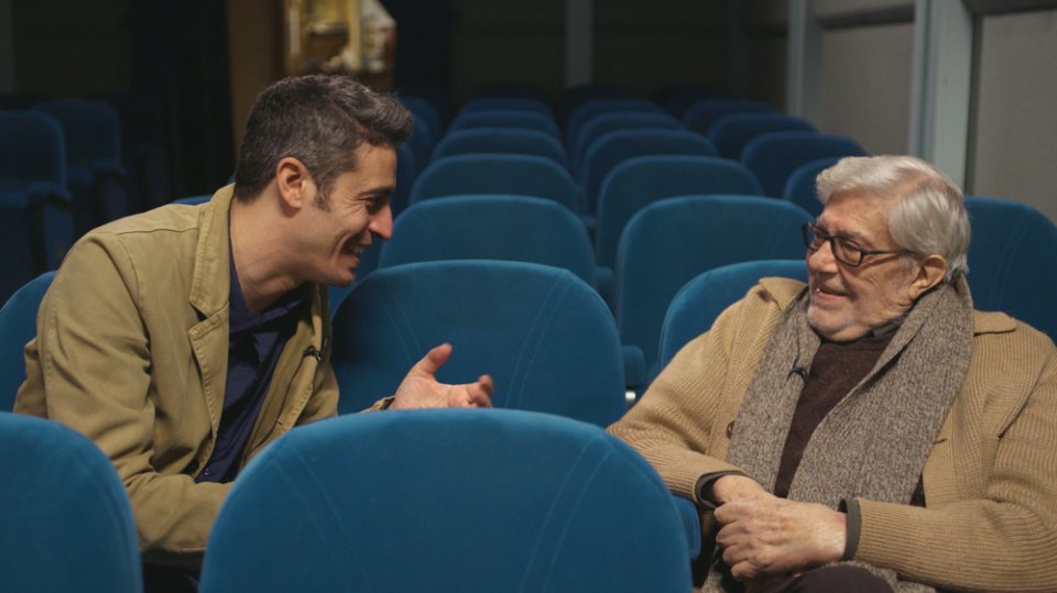 Ridendo e scherzando - Ritratto di un regista all'italiana: Pif ed Ettore Scola in un'immagine tratta dal documentario