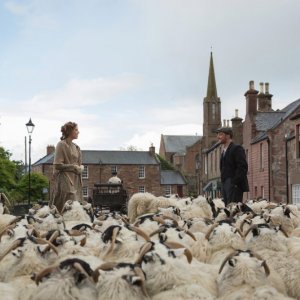 Sunset Song: Agyness Deyn incontra Kevin Guthrie tra le pecore