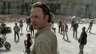 The Walking Dead: Andrew Lincoln in una scena dell'episodio Come la prima volta