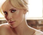 Charlize Theron assassina su commissione in The Gray Man