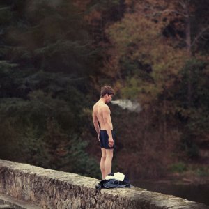 Departure: Alex Lawther in una scena del film