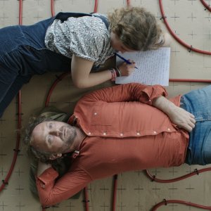 Raging Rose: Andrzej Chyra e Liv Henneguier in una scena del film