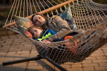 Room: Jacob Tremblay e Brie Larson in una scena del film