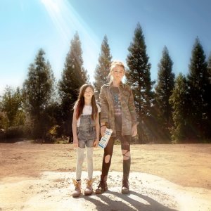 Scout: India Ennenga e Onata Aprile in una scena del film