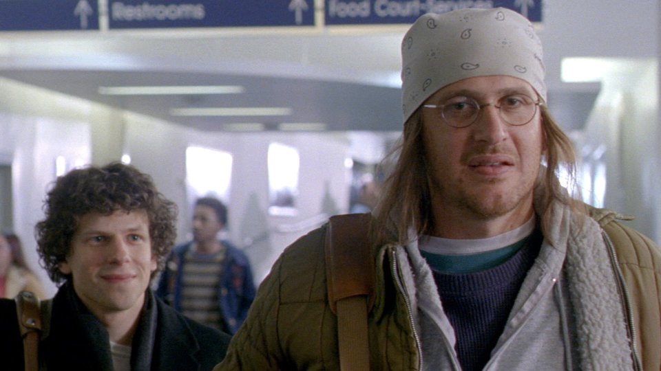 The End of the Tour: Jason Segel e Jesse Eisenberg in un momento del film