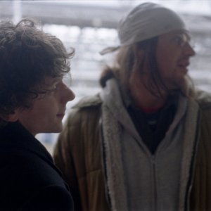 The End of the Tour: Jesse Eisenberg e Jason Segel in una scena del film