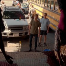 The Vampire Diaries: Paul Wesley e Zach Roerig in una scena di 22.190 Days