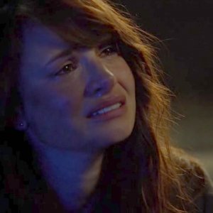 The Strain: l'attrice Mia Maestro in una drammatica immagine di Fallen Light