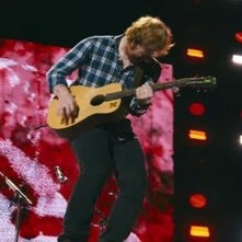 Ed Sheeran - Jumpers for Goalposts: Ed Sheeran suona in uno dei suoi concerti allo stadio di Wembley
