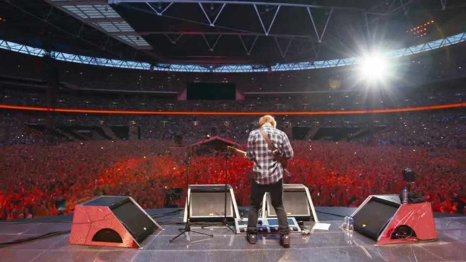 Ed Sheeran - Jumpers for Goalposts: Ed Sheeran sul palco durante uno dei suoi concerti