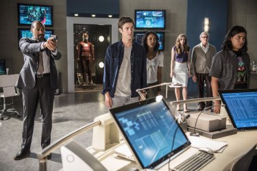 The Flash: una scena della premiere della stagione 2