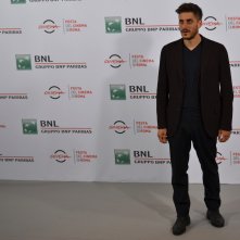 Roma 2015: Luca Marinelli al photocall di Lo chiamavano Jeeg Robot