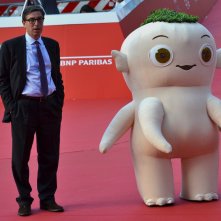 Roma 2015: il personaggio di Monster Hunt insieme al presidente della Festa del cinema di Roma