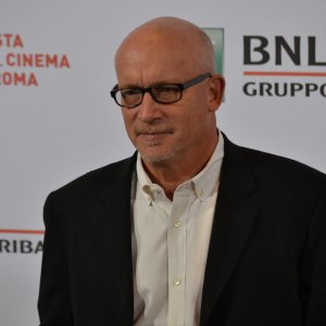 Roma 2015: Alex Gibney mentre posa al photocall di Sinatra: All or Nothing at all