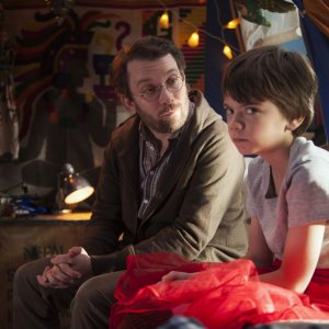 Ghosthunters - Gli acchiappafantasmi: Christian Ulmen e Milo Parker in una scena del film