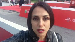 Room - Recensione Selfie