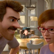 Riley's First Date: i genitori di Riley confabulano in una scena del corto Pixar