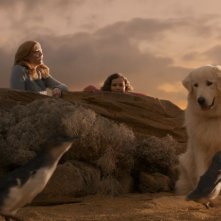 Giotto, l'amico dei pinguini: Coco Jack Gillies, Shane Jacobson e Sarah Snook con Giotto in una scena del film