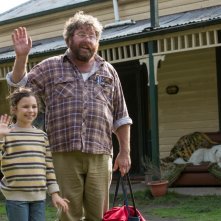 Giotto, l'amico dei pinguini: Coco Jack Gillies e Shane Jacobson in una scena del film