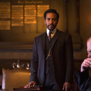 The Knick: l'attore André Holland in un'immagine della puntata Ten Knots
