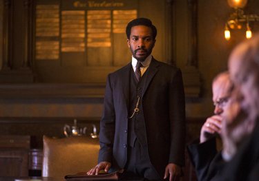 The Knick: l'attore André Holland in un'immagine della puntata Ten Knots