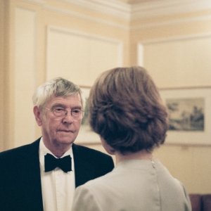 45 anni: Tom Courtenay e Charlotte Rampling (di spalle) in una scena del film
