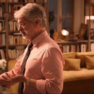 Dobbiamo parlare: Isabella Ragonese e Fabrizio Bentivoglio in una scena del film