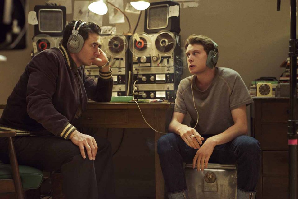 11/22/63: James Franco e George MacKay discutono in una scena