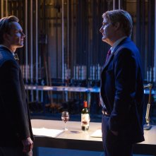 Steve Jobs: Michael Fassbender e Jeff Daniels in una scena del film