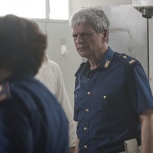 Gli ultimi saranno ultimi: Fabrizio Bentivoglio in una scena del film