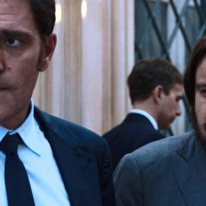 La felicità è un sistema complesso: Valerio Mastandrea e Giuseppe Battiston in una scena del film