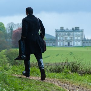 Miss Julie: Colin Farrell di spalle in una scena del film