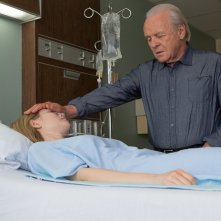 Premonitions: Abbie Cornish e Anthony Hopkins in una scena del film