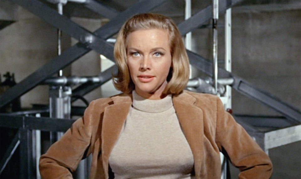 Agente 007, Missione Goldfinger: Honor Blackman è l'esuberante Bond Girl Pussy Galore