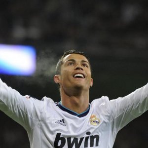 Ronaldo: Cristiano Ronaldo esulta dopo un gol realizzato con il Real Madrid