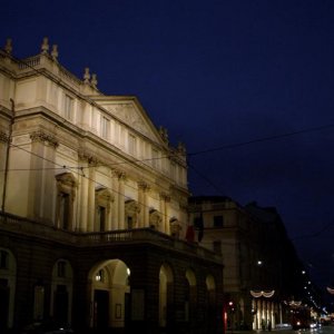 Teatro alla Scala - Il tempio delle meraviglie: un'immagine dall'esterno del teatro