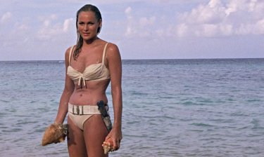 007 License to kill, the famous scene with Ursula Andress in a bikini