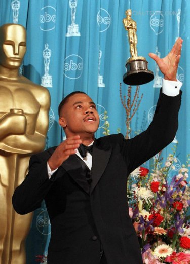 Cuba Gooding Jr. con l'Oscar